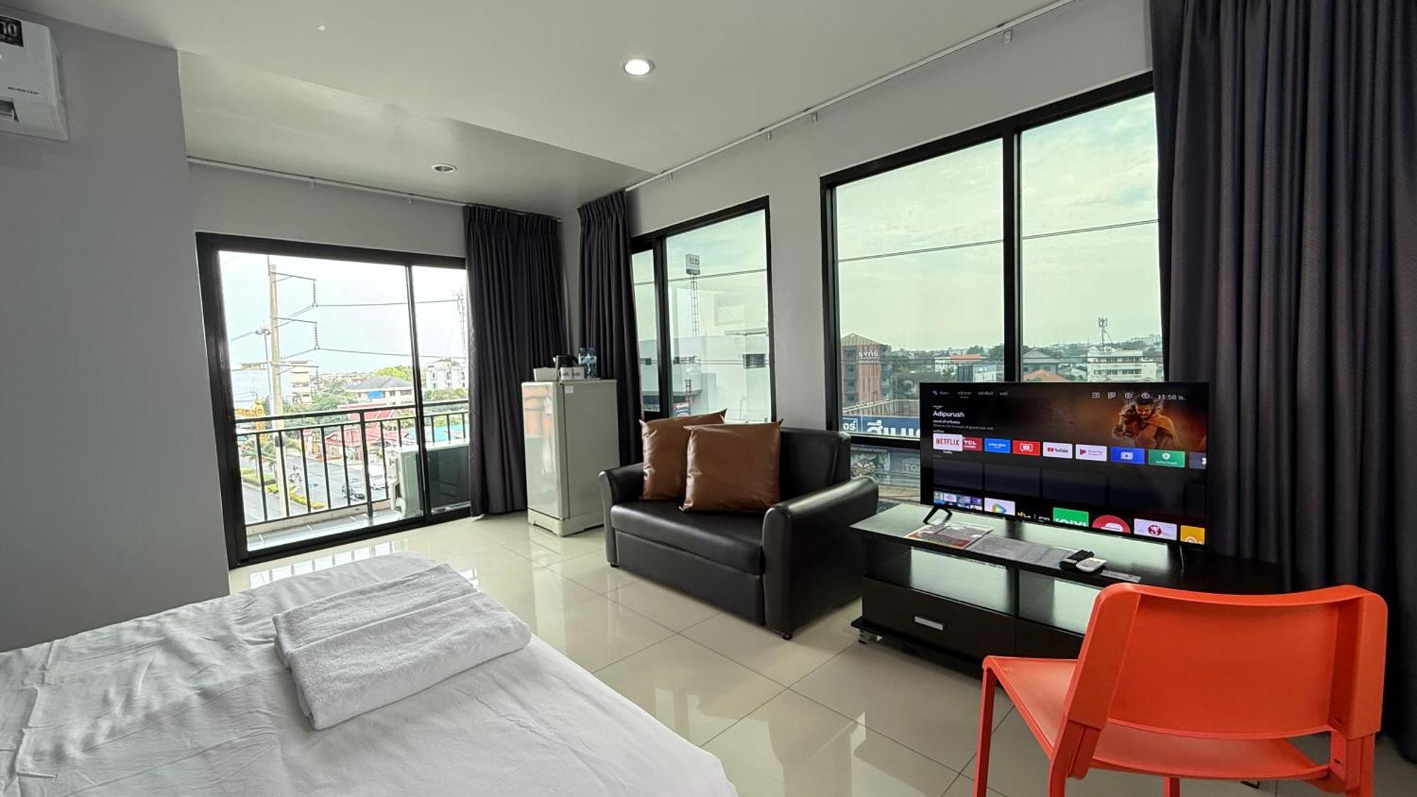 ฺbaan Paknam Hotel Самутпракан Экстерьер фото