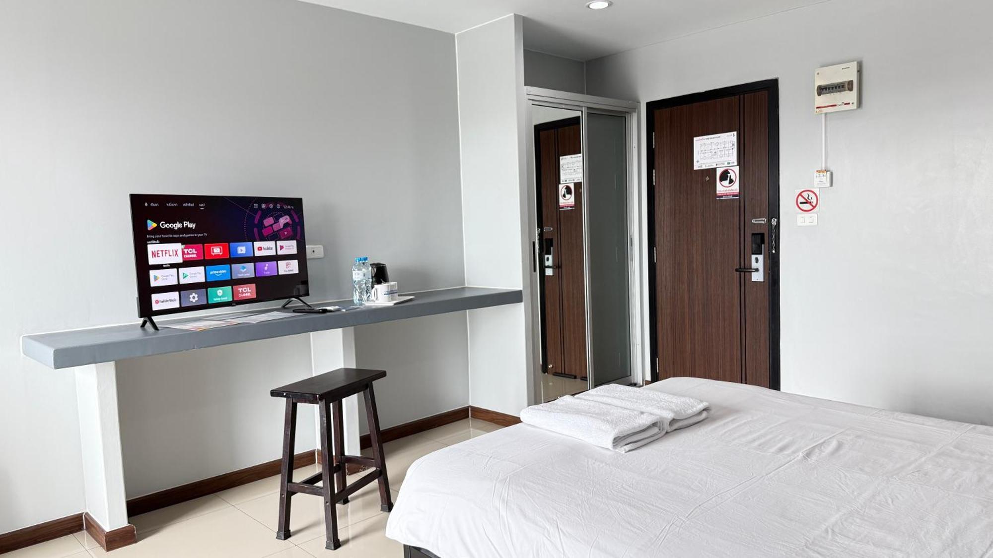 ฺbaan Paknam Hotel Самутпракан Экстерьер фото