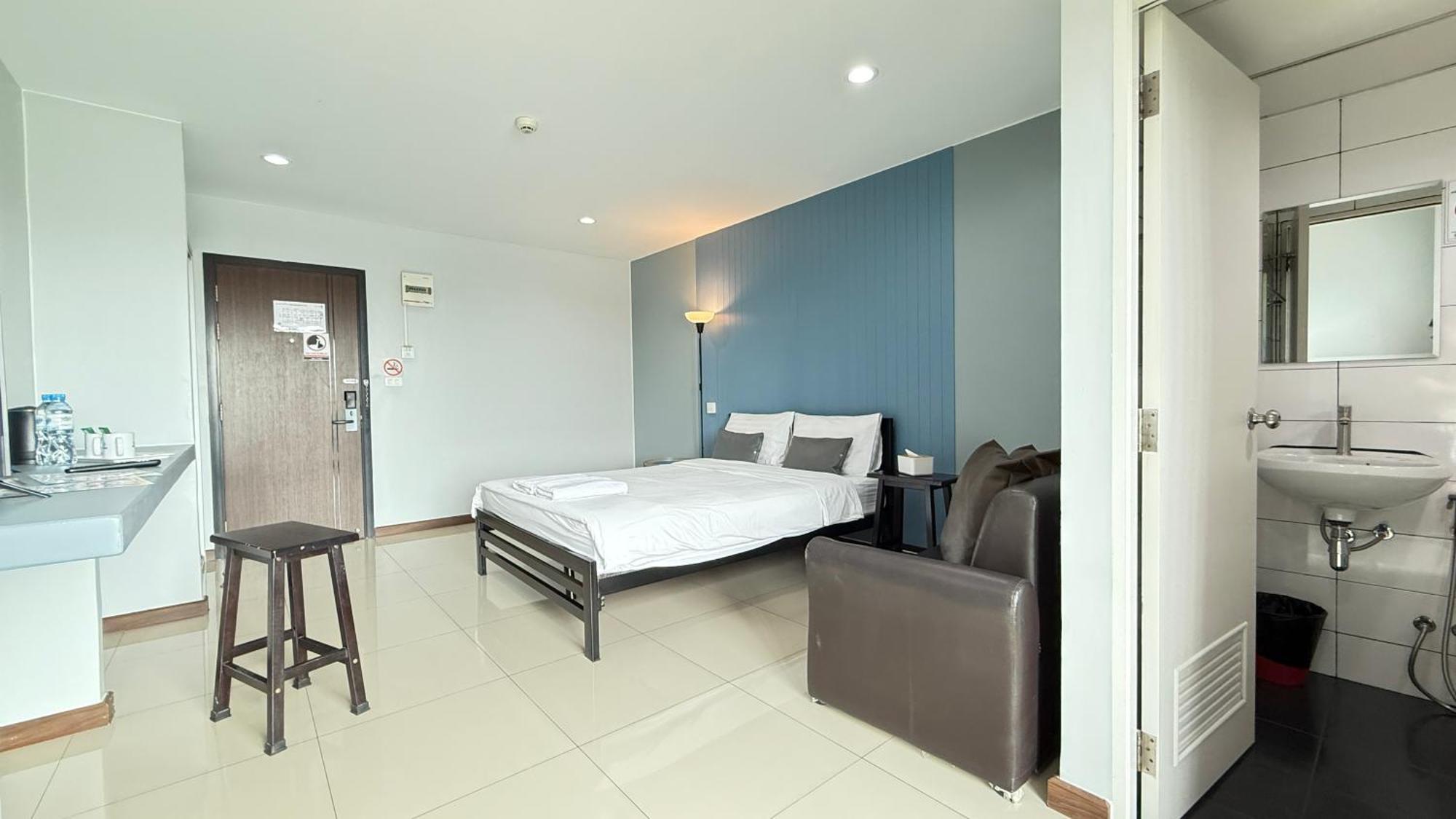 ฺbaan Paknam Hotel Самутпракан Экстерьер фото