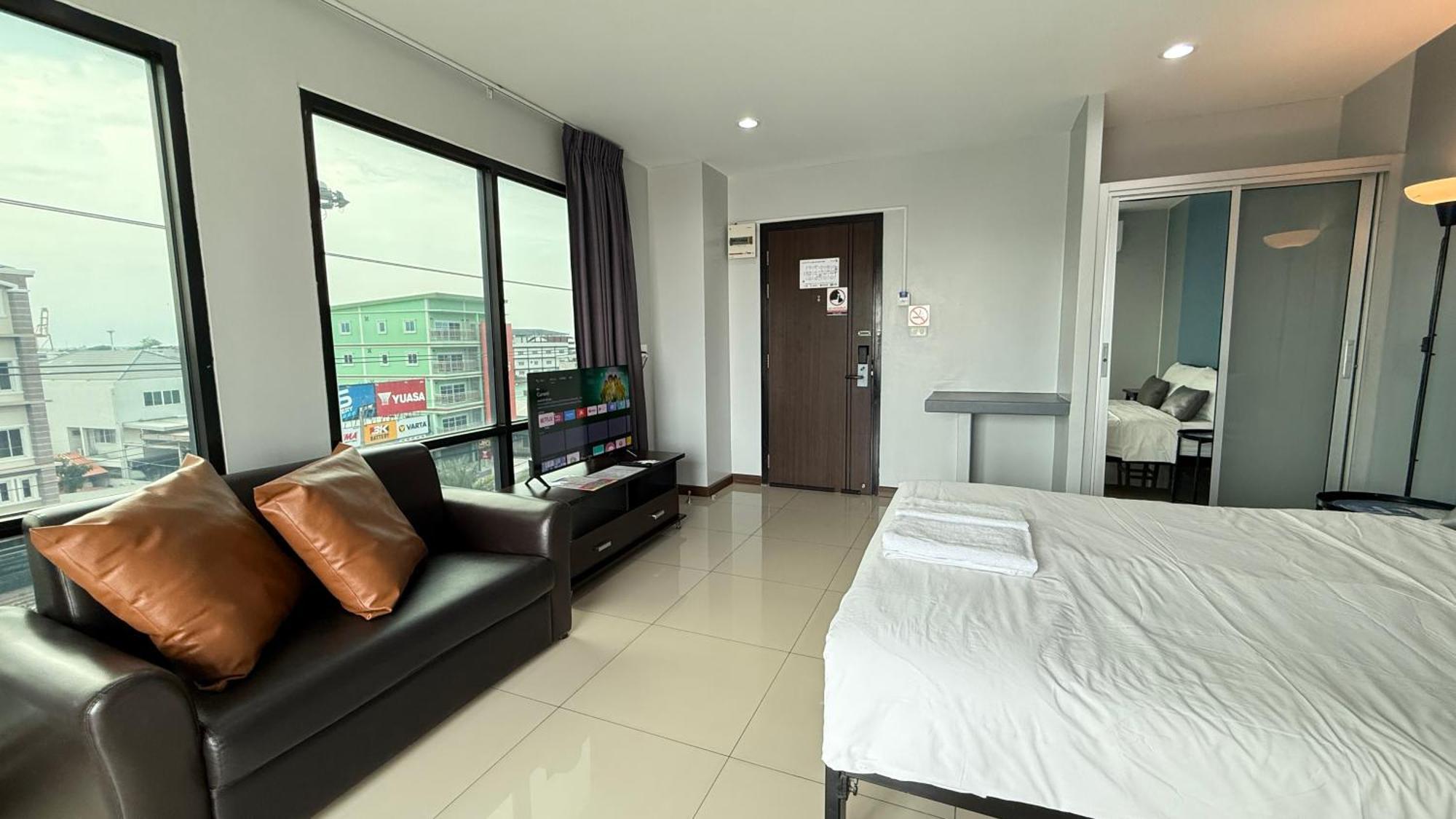 ฺbaan Paknam Hotel Самутпракан Экстерьер фото