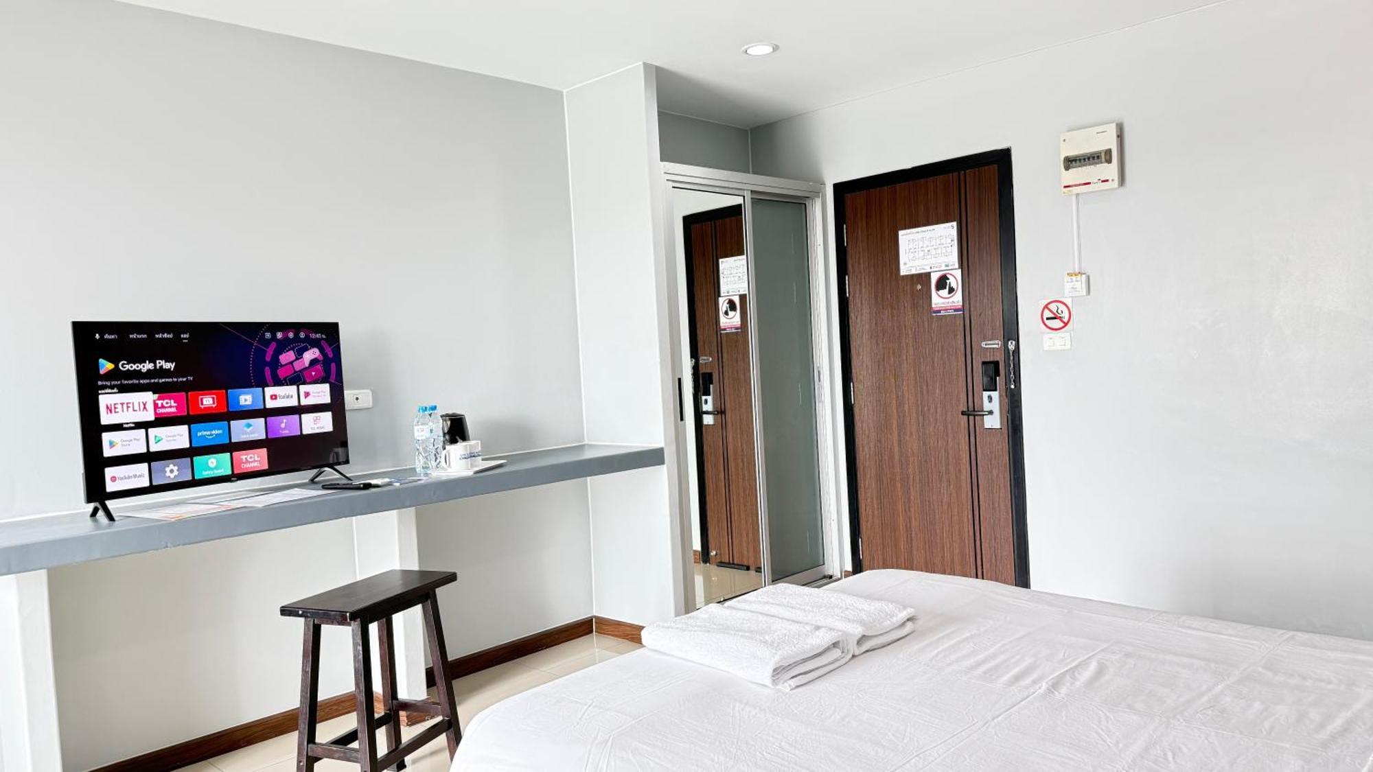 ฺbaan Paknam Hotel Самутпракан Экстерьер фото